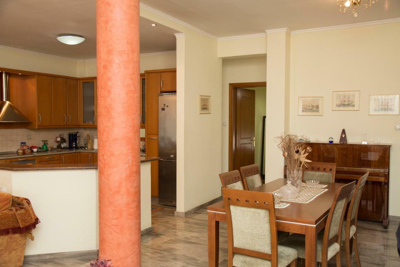 Veta'S Spacious Central Apartment Serres Buitenkant foto