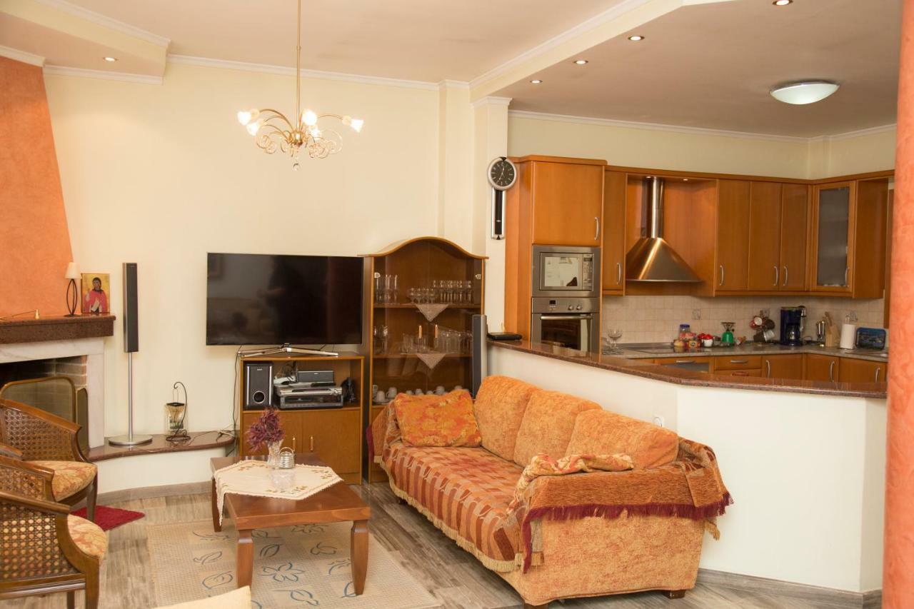 Veta'S Spacious Central Apartment Serres Buitenkant foto